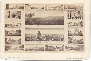 Altes Schwarz-Weiß-Foto von Freiburg, Deutschland, mit Gebäuden, Bäumen und Menschen mit Text 'Freiburg, Deutschland' unten.