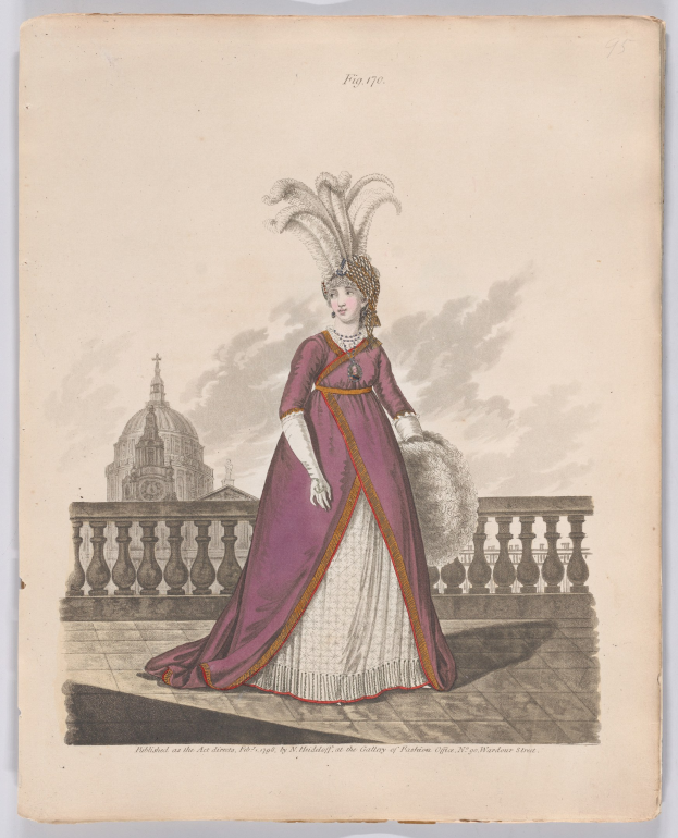 Frau in einem purpurfarbenen und weißen Kleid mit einem gefiederten Kopfschmuck, die an einem Geländer steht, mit einem Gebäude und Wolken im Hintergrund, beschriftet mit "Fashion of New York, New York Street, 1790."