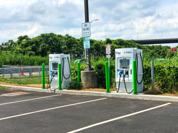 Weihenstephan eröffnet Lade- und Energiebasis für Elektrolkwicken