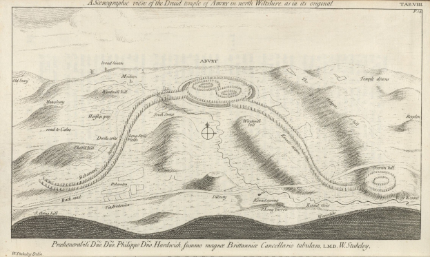 Eine handgezeichnete Karte einer Stadt auf einem Blatt Papier in einem Feld, begleitet von beschreibendem Text über die Geschichte, Kultur und Lage der Stadt.