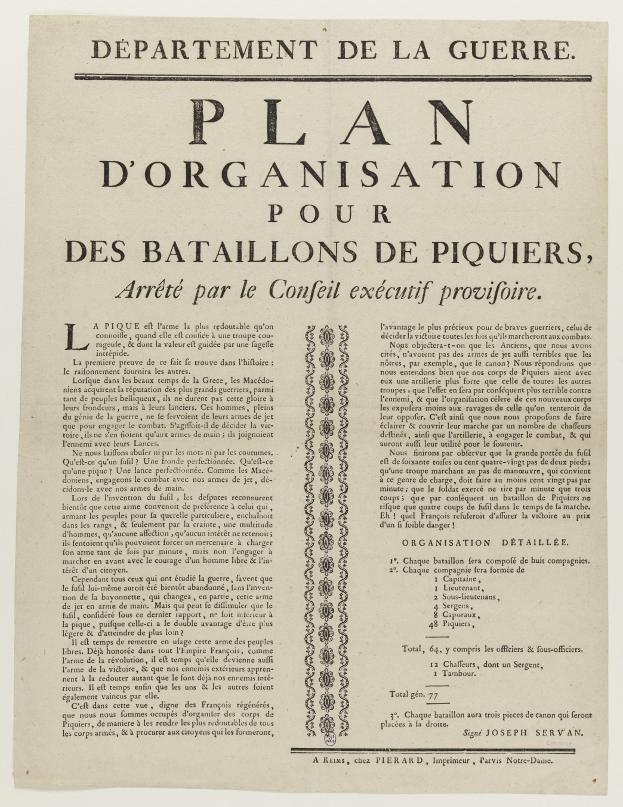 Papier mit gedrucktem Text auf Französisch betitelt "Plan d'Organisation pour des Bataillons de Piquiers, Arrété par le Conseil Executif Provifoire", das einen Plan zur Organisation von Piquier-Bataillonen enthält.