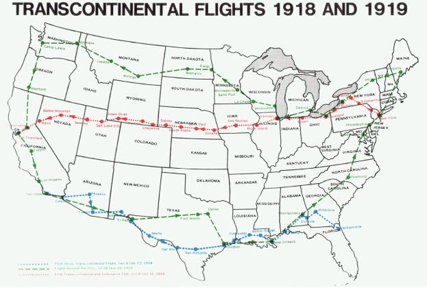 Eine Karte der Vereinigten Staaten, die die Transkontinentalflugrouten von 1918 bis 1919 zeigt, mit der Überschrift "Transkontinentale Flüge 1918 und 1919" oben.